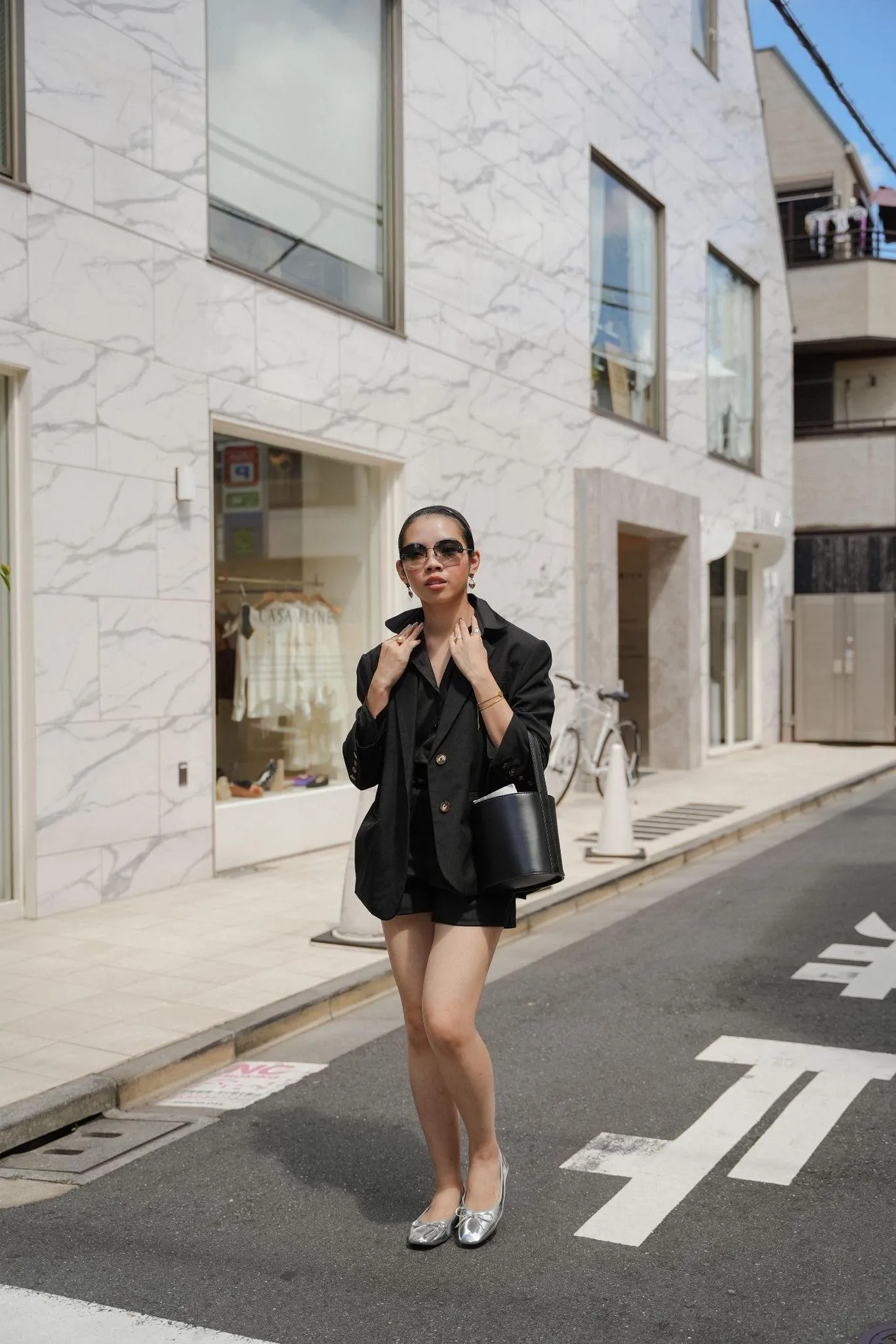 AKFORPM LOML BLAZER IN NOIR