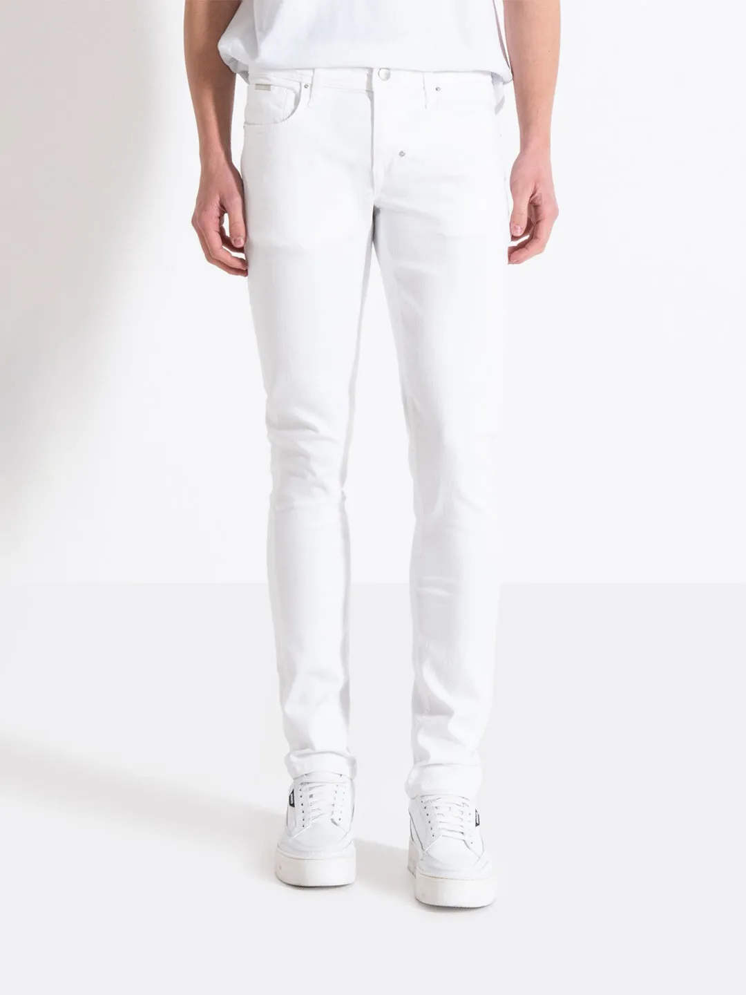 Antony Morato Men White Solid Mid-Rise Tapered Fit Jeans