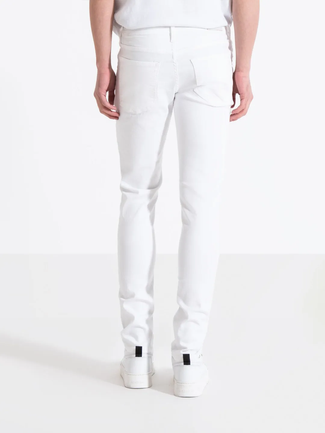 Antony Morato Men White Solid Mid-Rise Tapered Fit Jeans