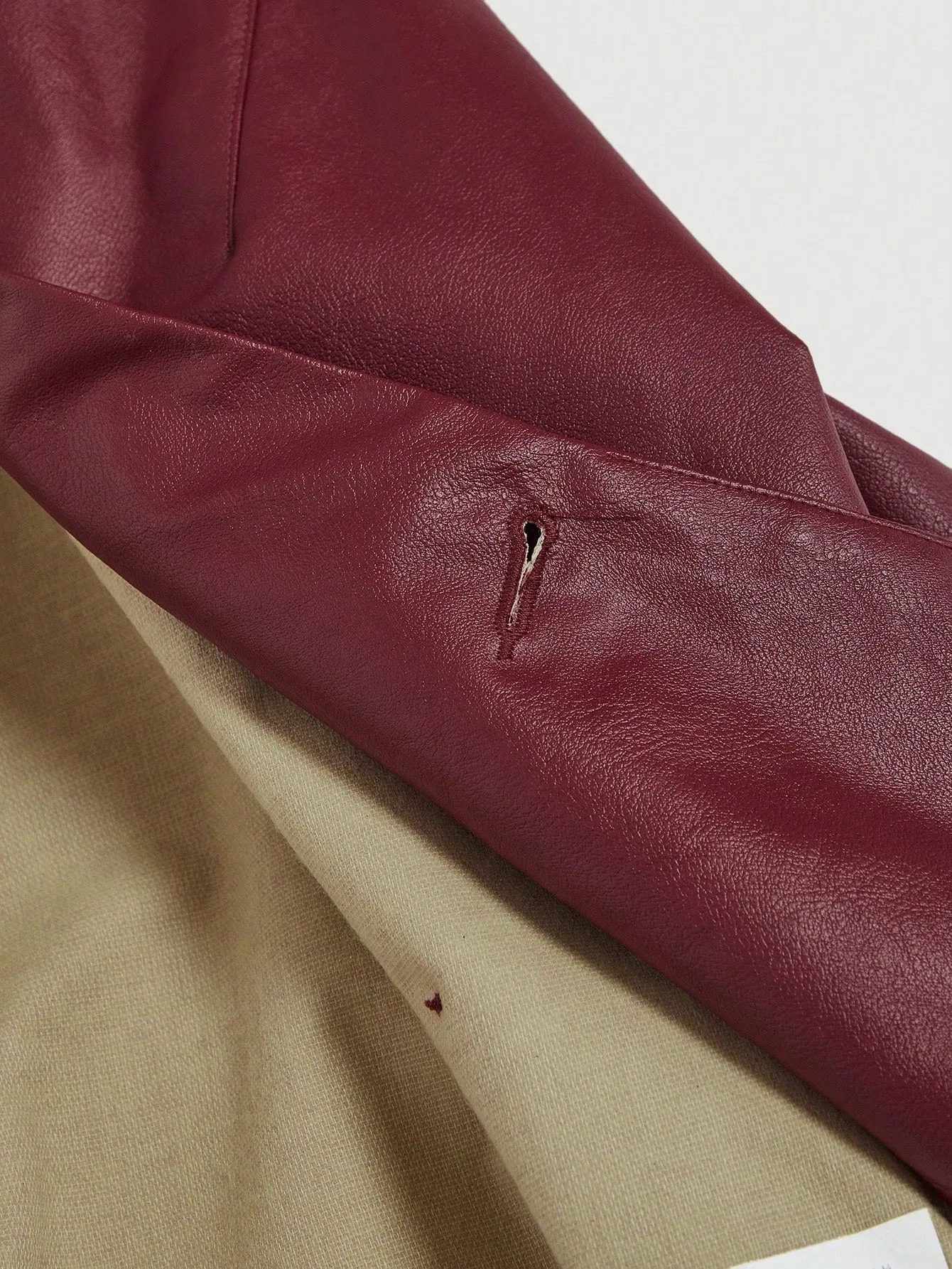 Blazer de PU Rojo Vino para Mujer - Cherry Vibes