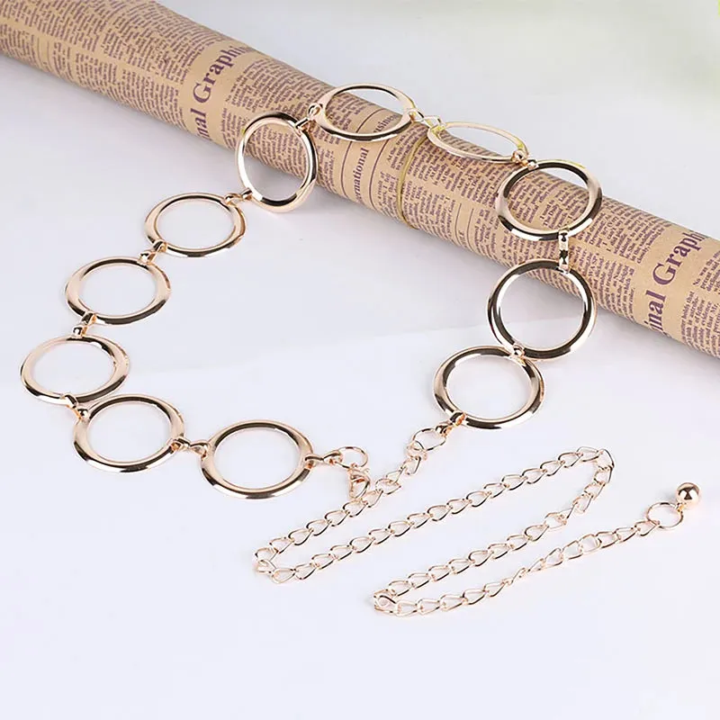 Bold Metal Chain Belt with Large Rings – Statement Accessory for Skirts, Coats & Dresses