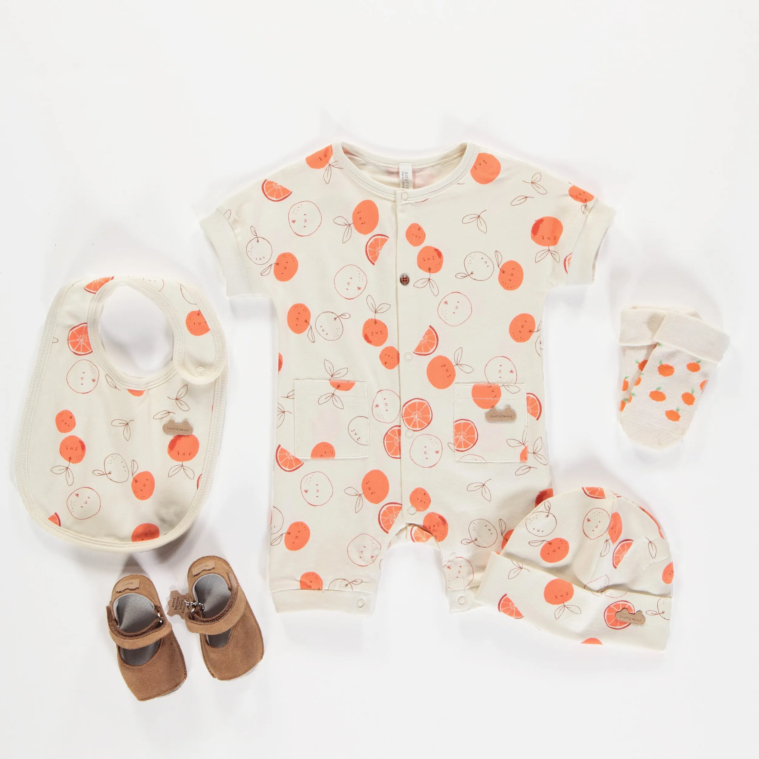 Bonnet crème avec motif d'oranges en tricot côtelé de coton biologique, naissance || Cream beanie with oranges print in ribbed knit organic cotton, newborn