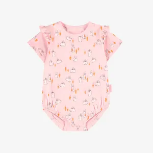 Cache-couche rose manches courtes et à motif de poules et de lapins, bébé || Pink bodysuit with ruffle and with bunnies and chickens print, baby