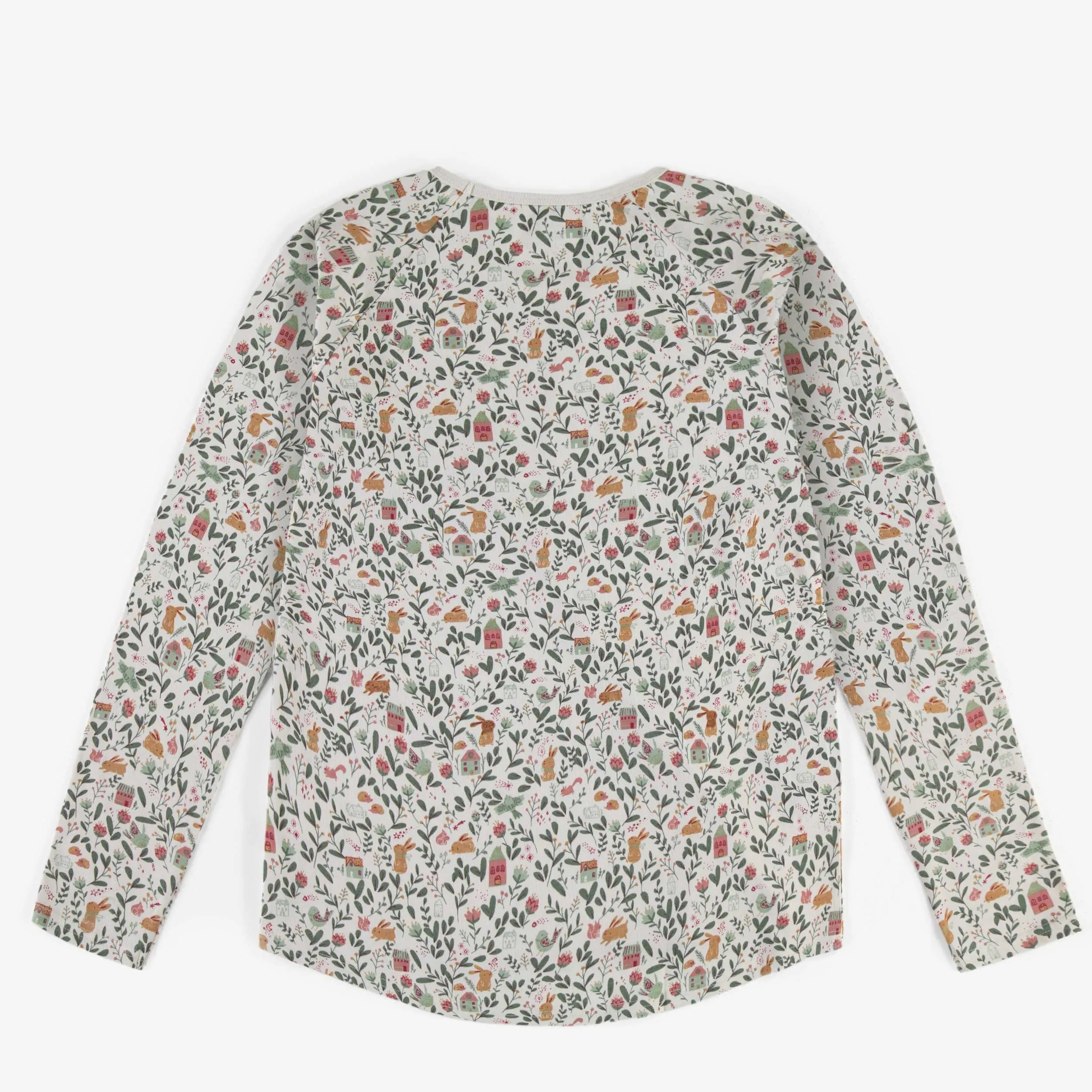 Haut de pyjama des Fêtes crème à motifs festifs, adulte || Festive cream holiday pajamas top, adult