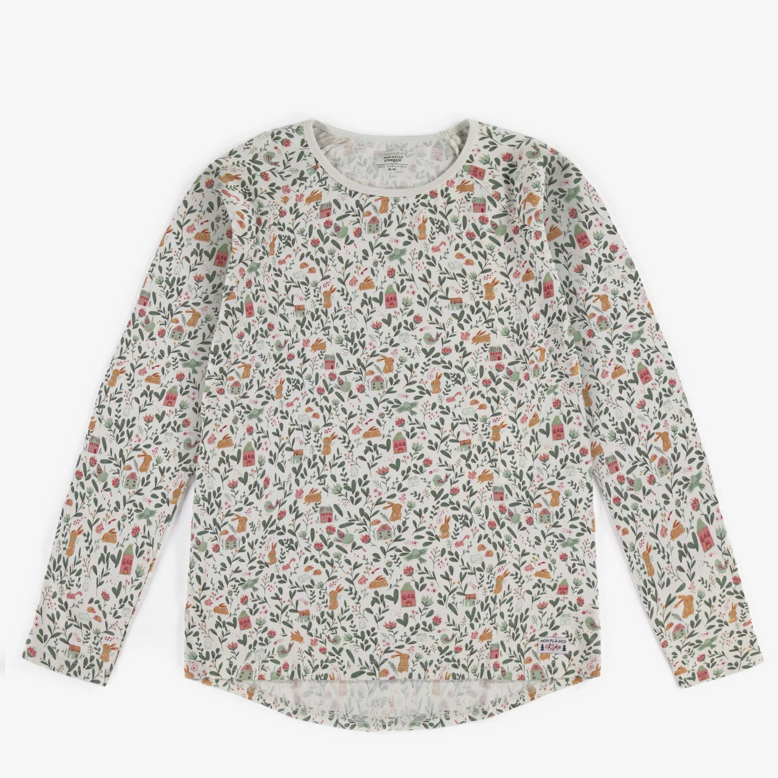 Haut de pyjama des Fêtes crème à motifs festifs, adulte || Festive cream holiday pajamas top, adult