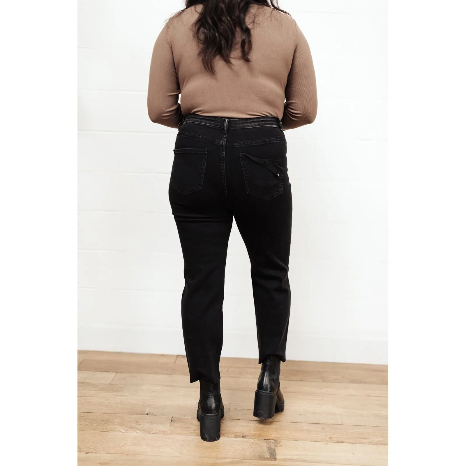 High Waist Mom Fit Jeans In Black