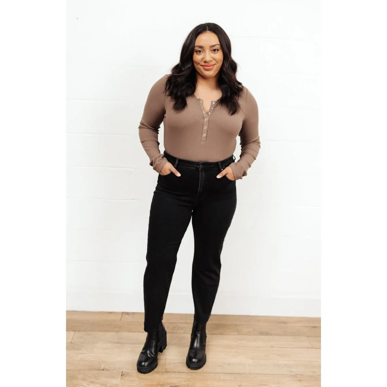 High Waist Mom Fit Jeans In Black