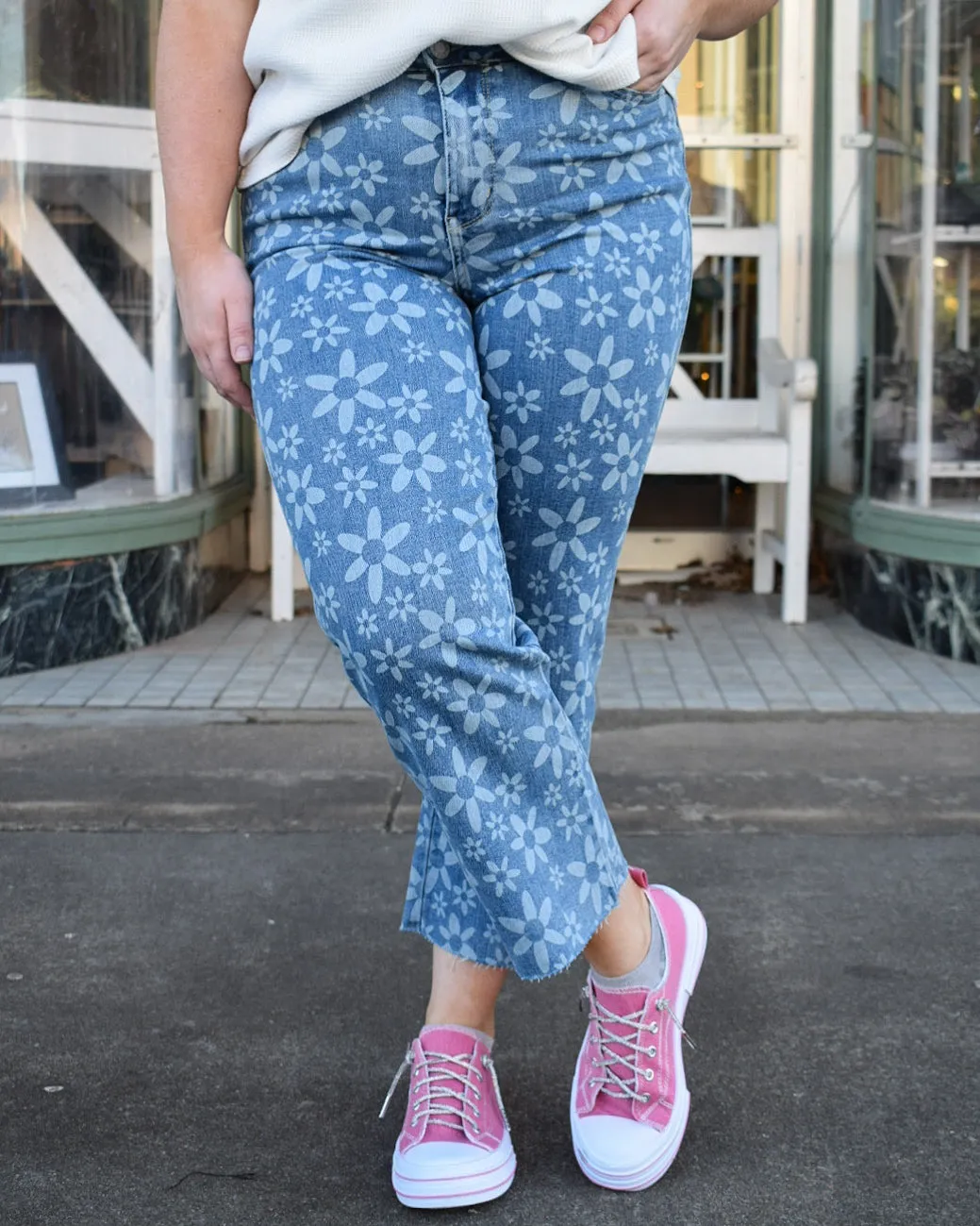 HW FLOWER PRINT WIDE LEG CROP BY JUDY BLUE - REG/CURVY