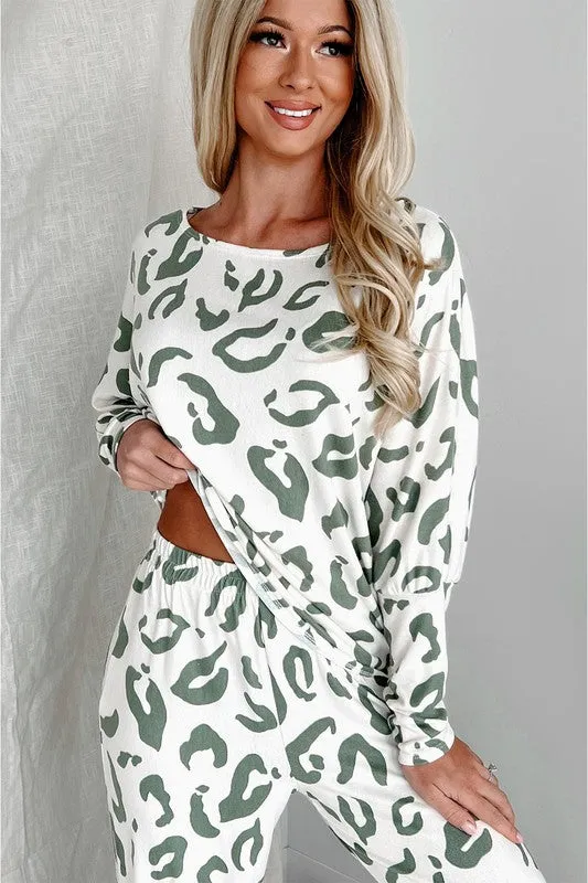 Leopard Print Loungewear Set – Long Sleeve Top & Pants in Soft Stretch Fabric