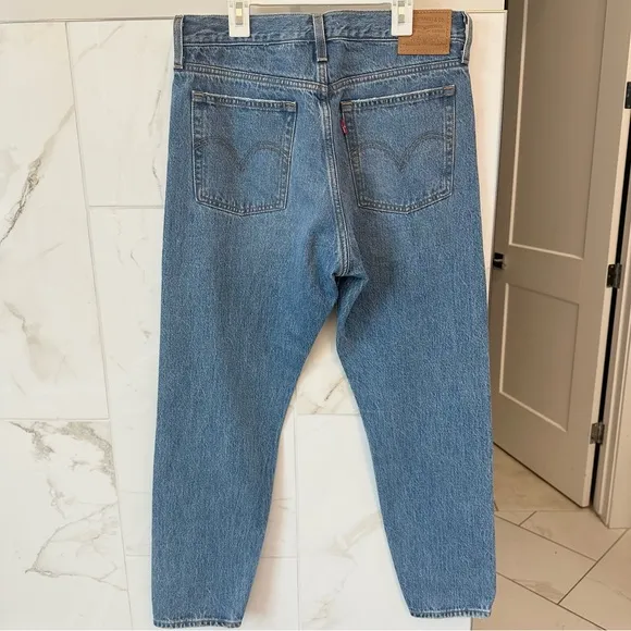 Levi’s wedgie jeans