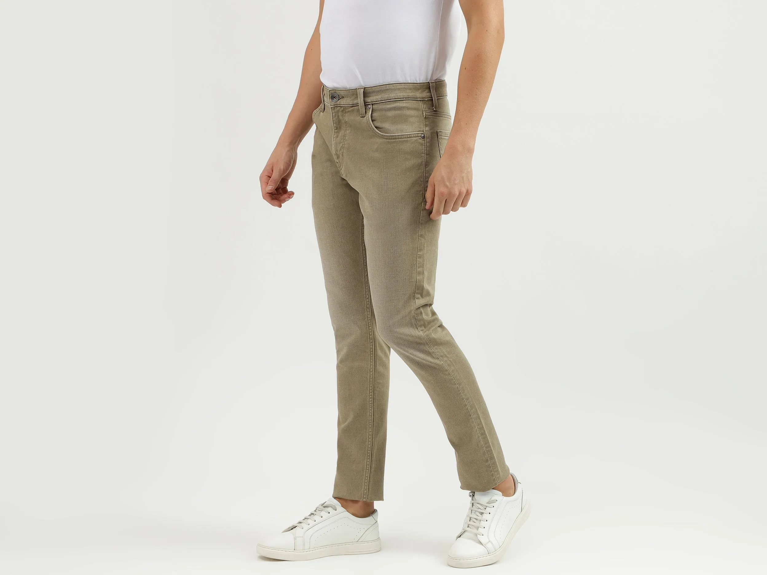 Men's Solid Slim Tapered Fit Jeans