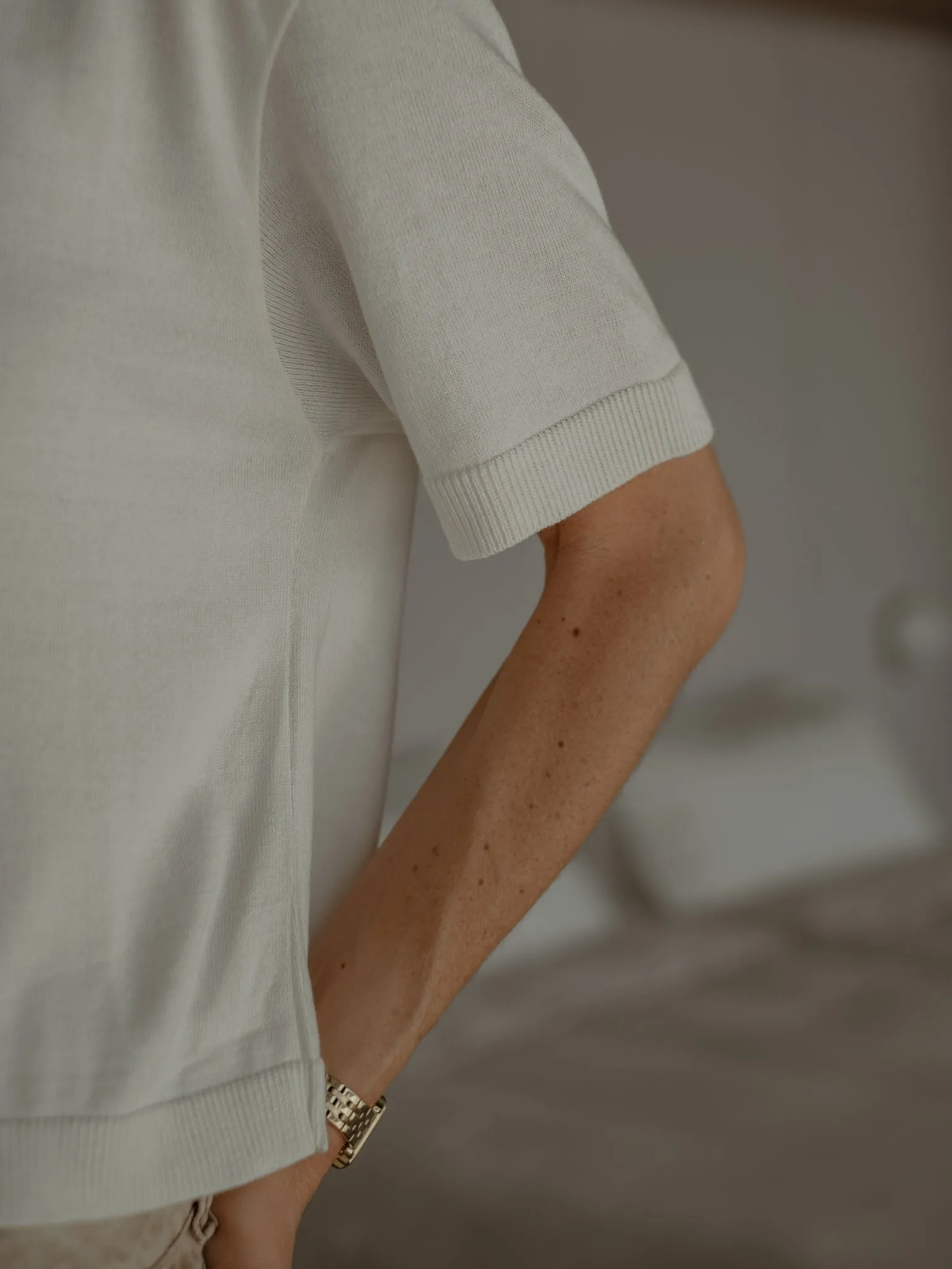MIDI  BASIC KNIT T-SHIRT  - SOFT WHITE