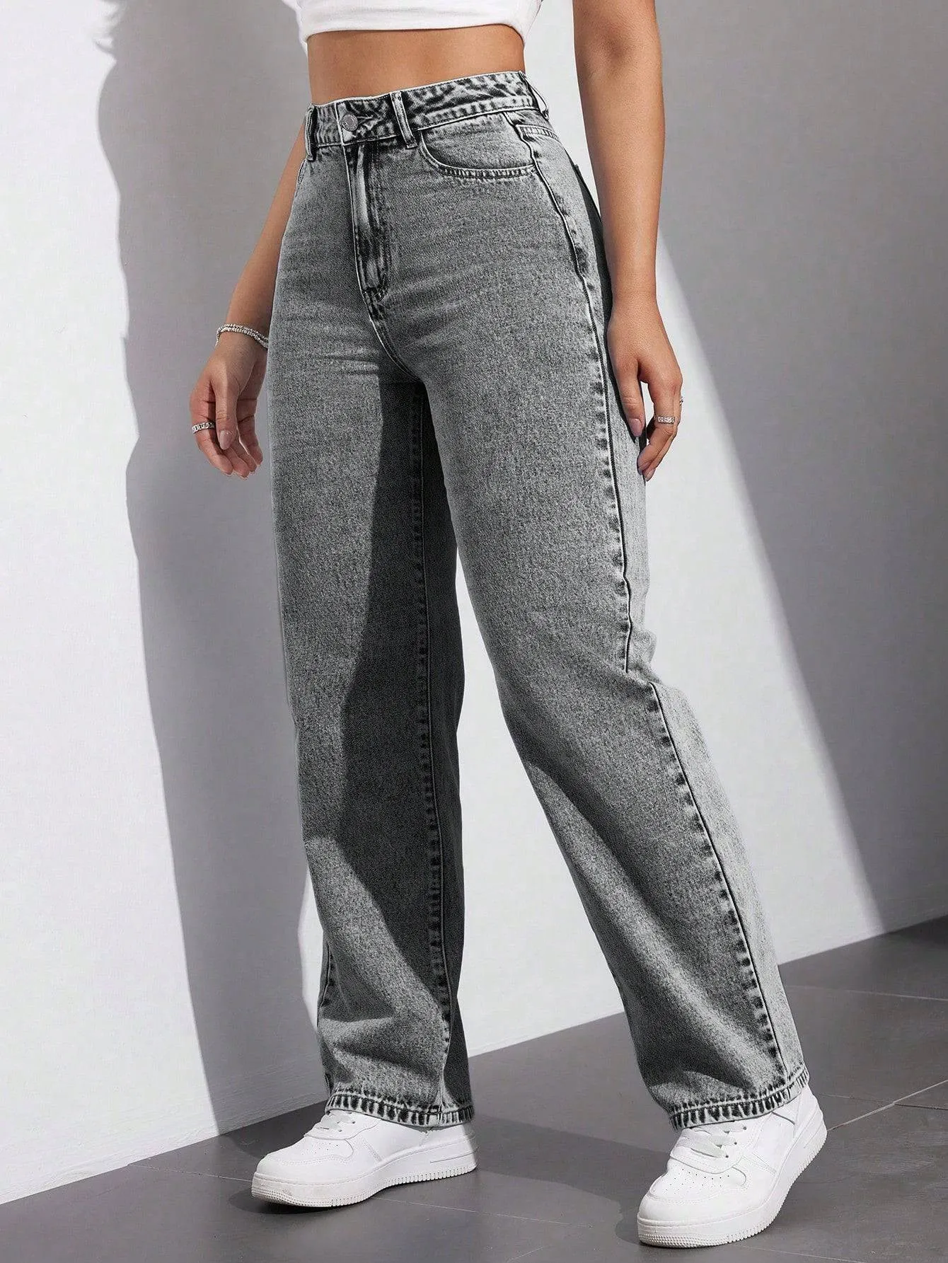 Modern Straight Cut Jeans