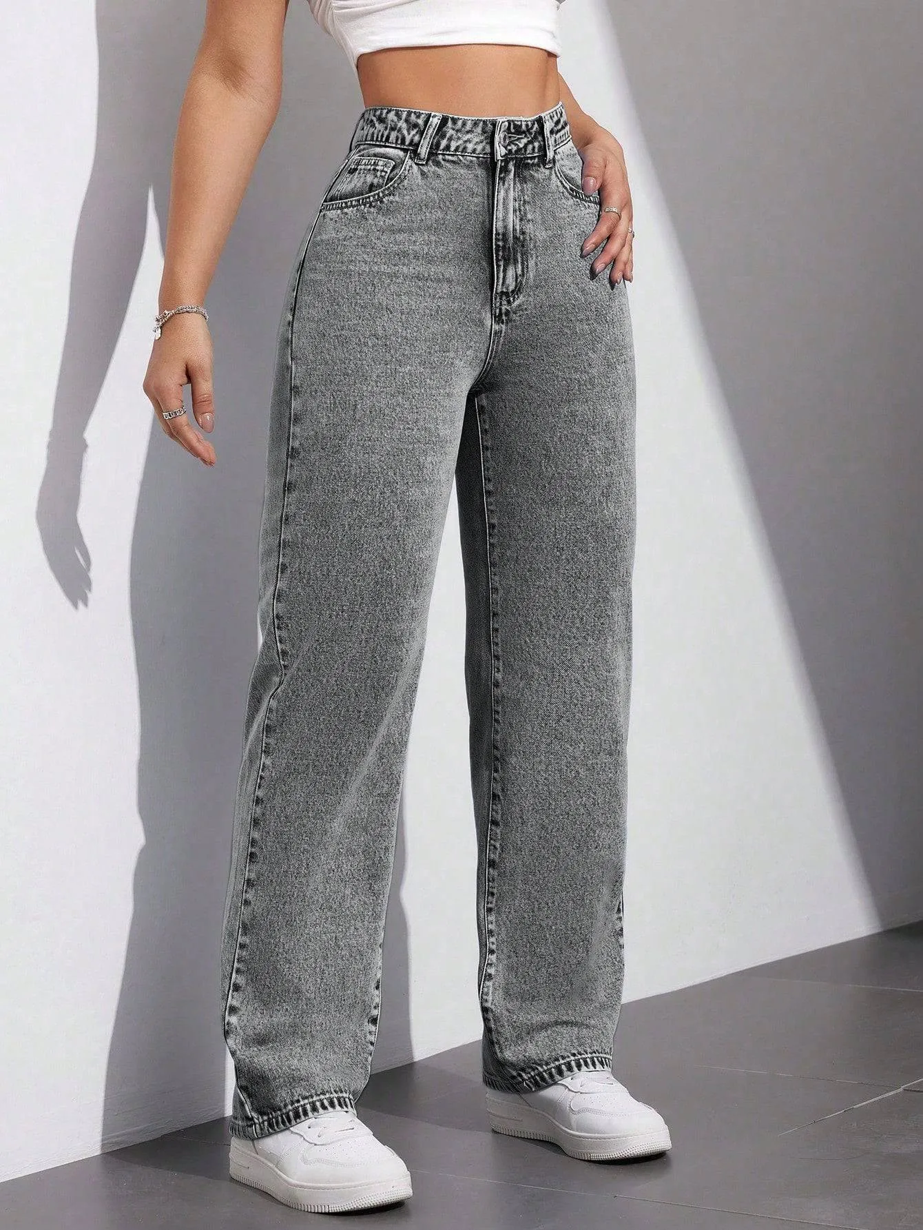 Modern Straight Cut Jeans