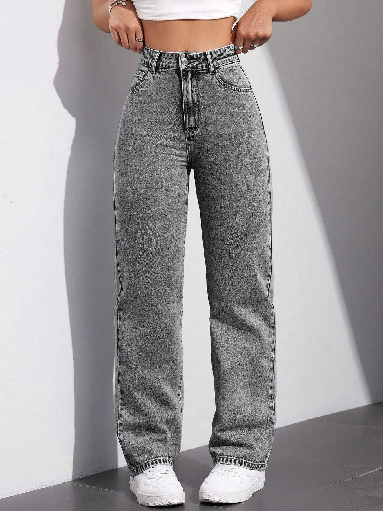 Modern Straight Cut Jeans