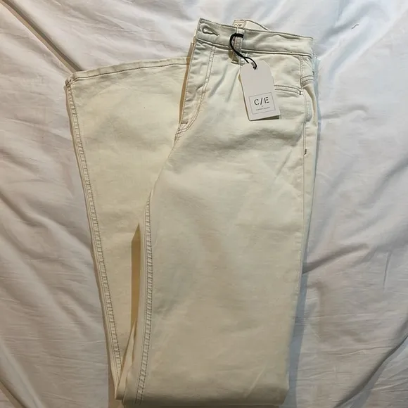 NWT Current Elliot High Rise Flare Cream Jeans in size 27