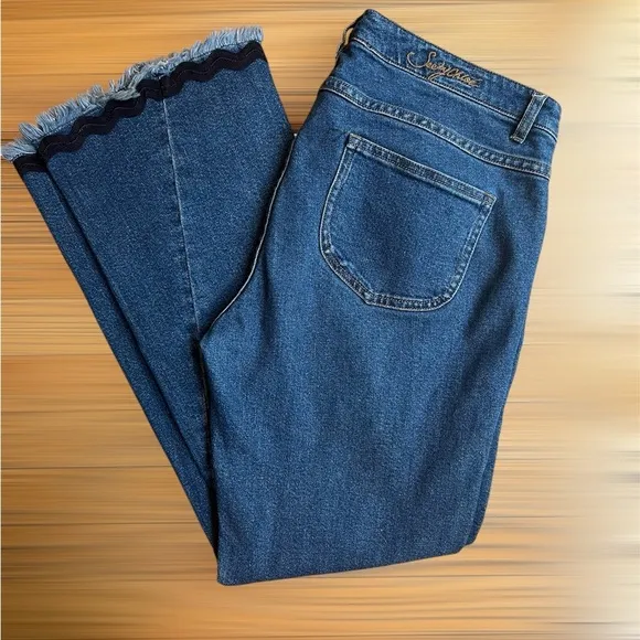 See by Chloe women’s frayed hem jeans size 29