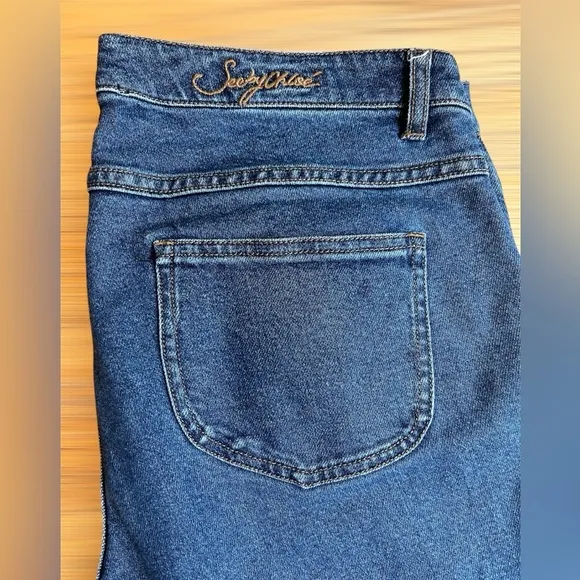 See by Chloe women’s frayed hem jeans size 29