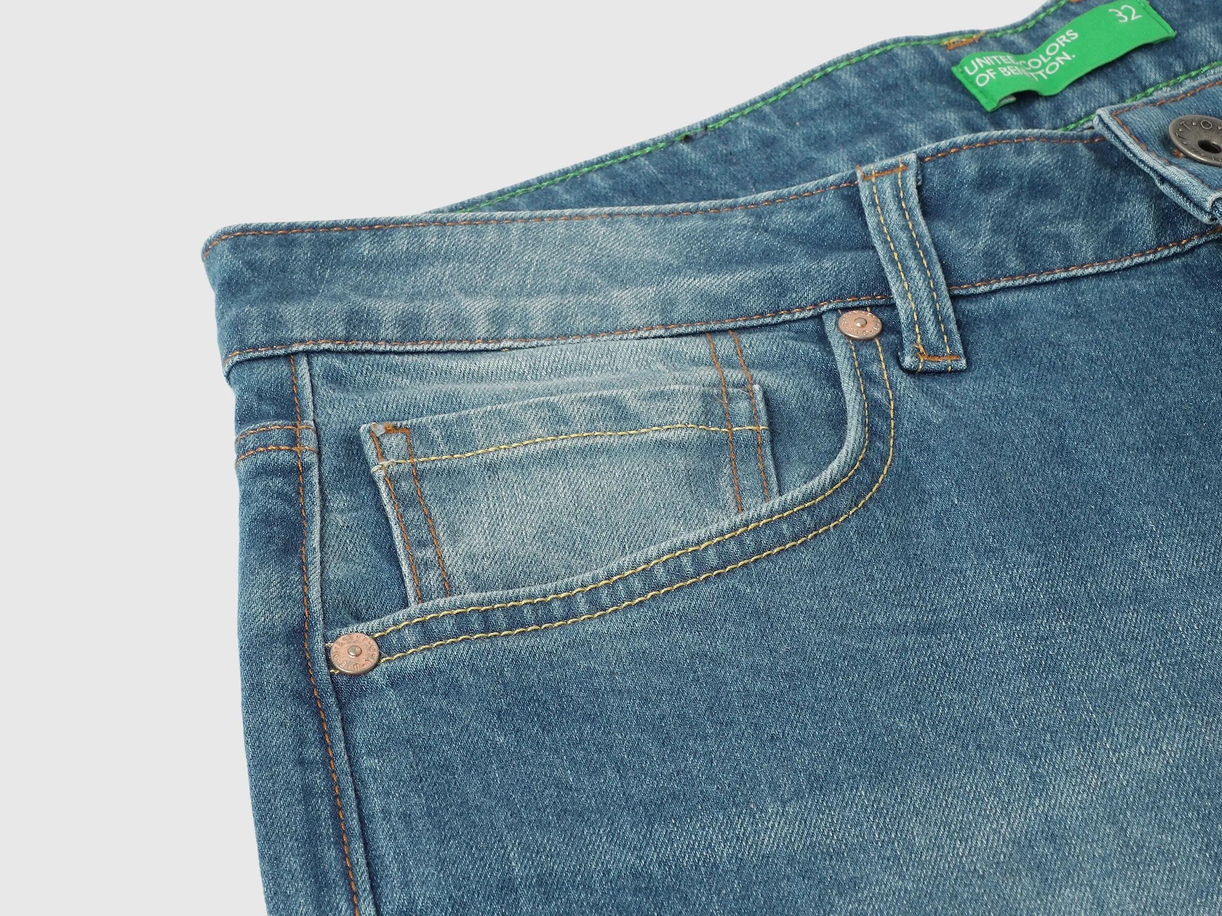 Solid Boot leg Fit Jeans