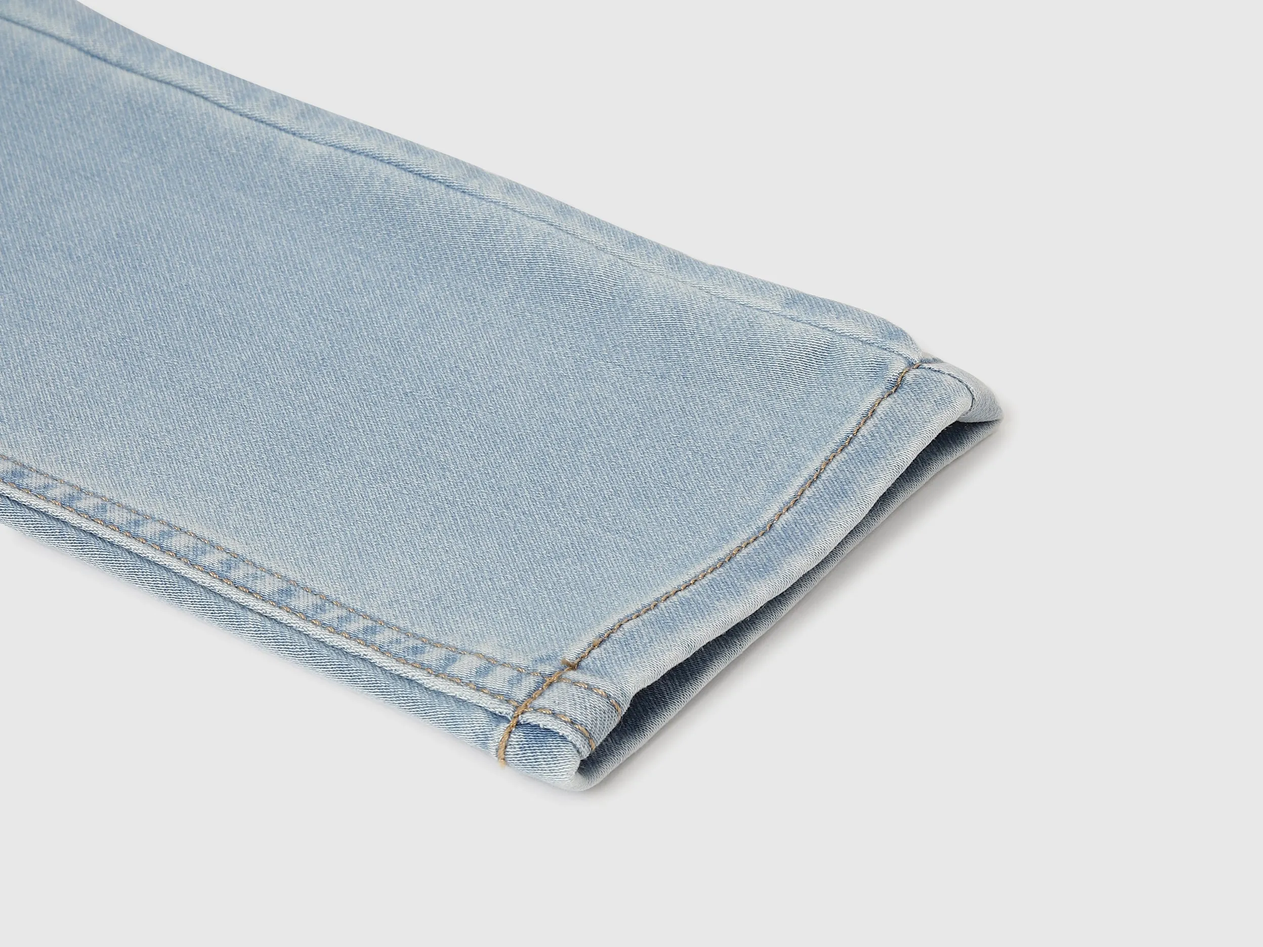 Solid Slim Fit Jeans
