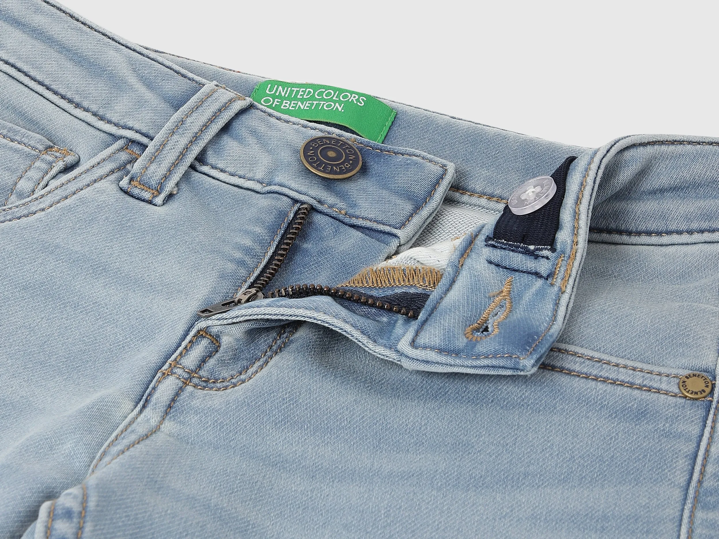 Solid Slim Fit Jeans
