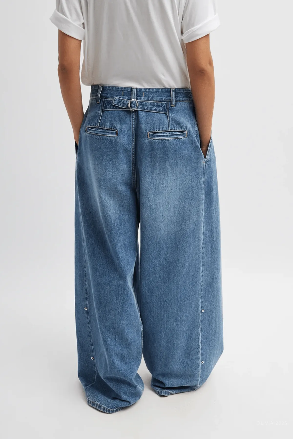 Spring Denim Triple Pleat Jean (Regular) in Classic Blue