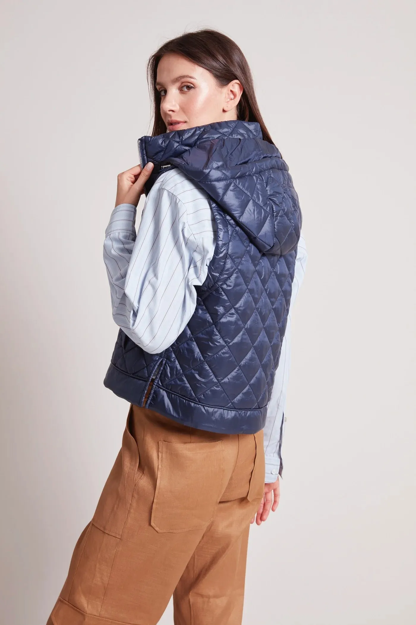 Talia Quilted Gilet w/ Removable Hood - Navy