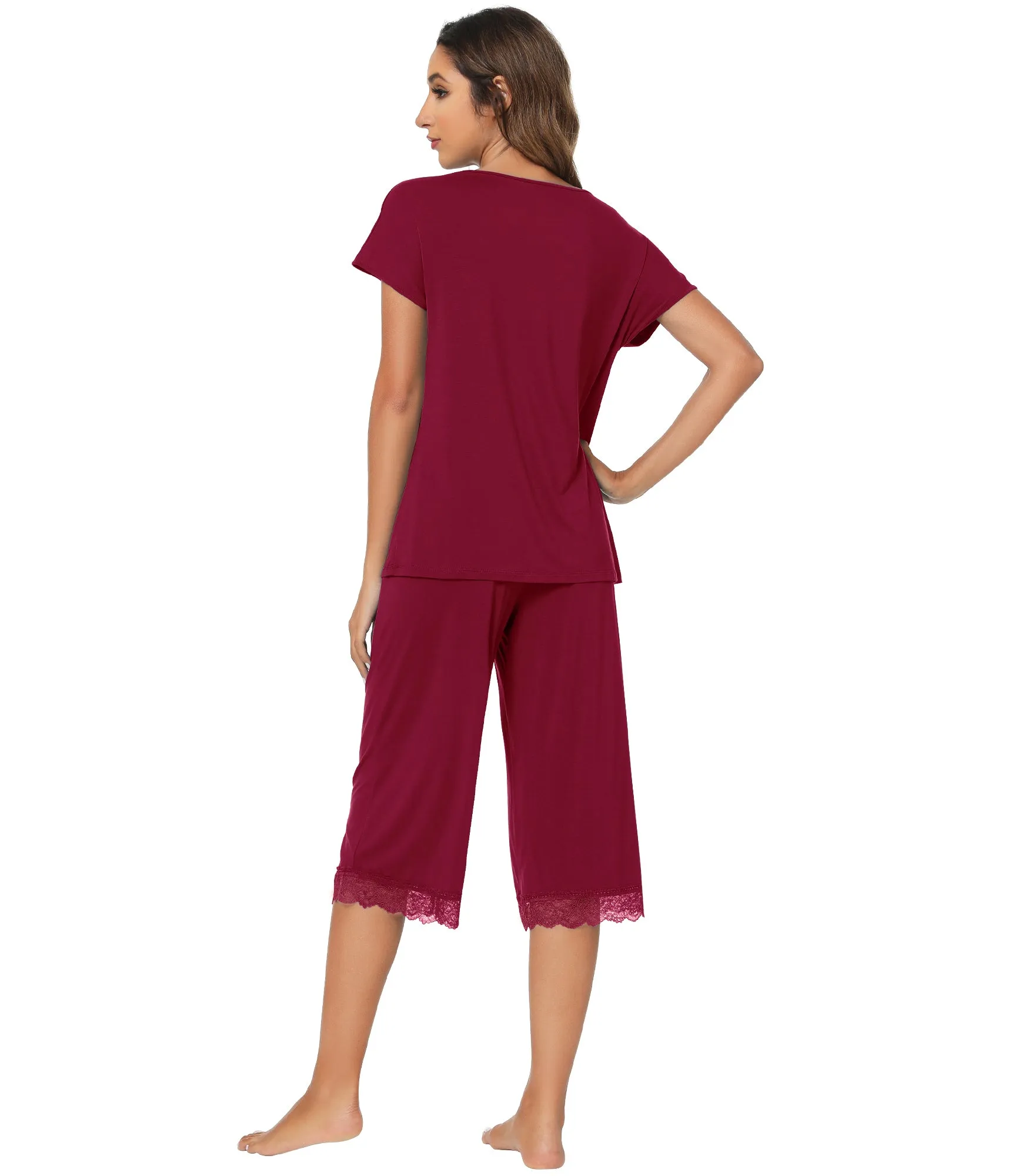 WiWi Bamboo Pajamas Set Short Sleeve Tops with Capri Pants Pjs