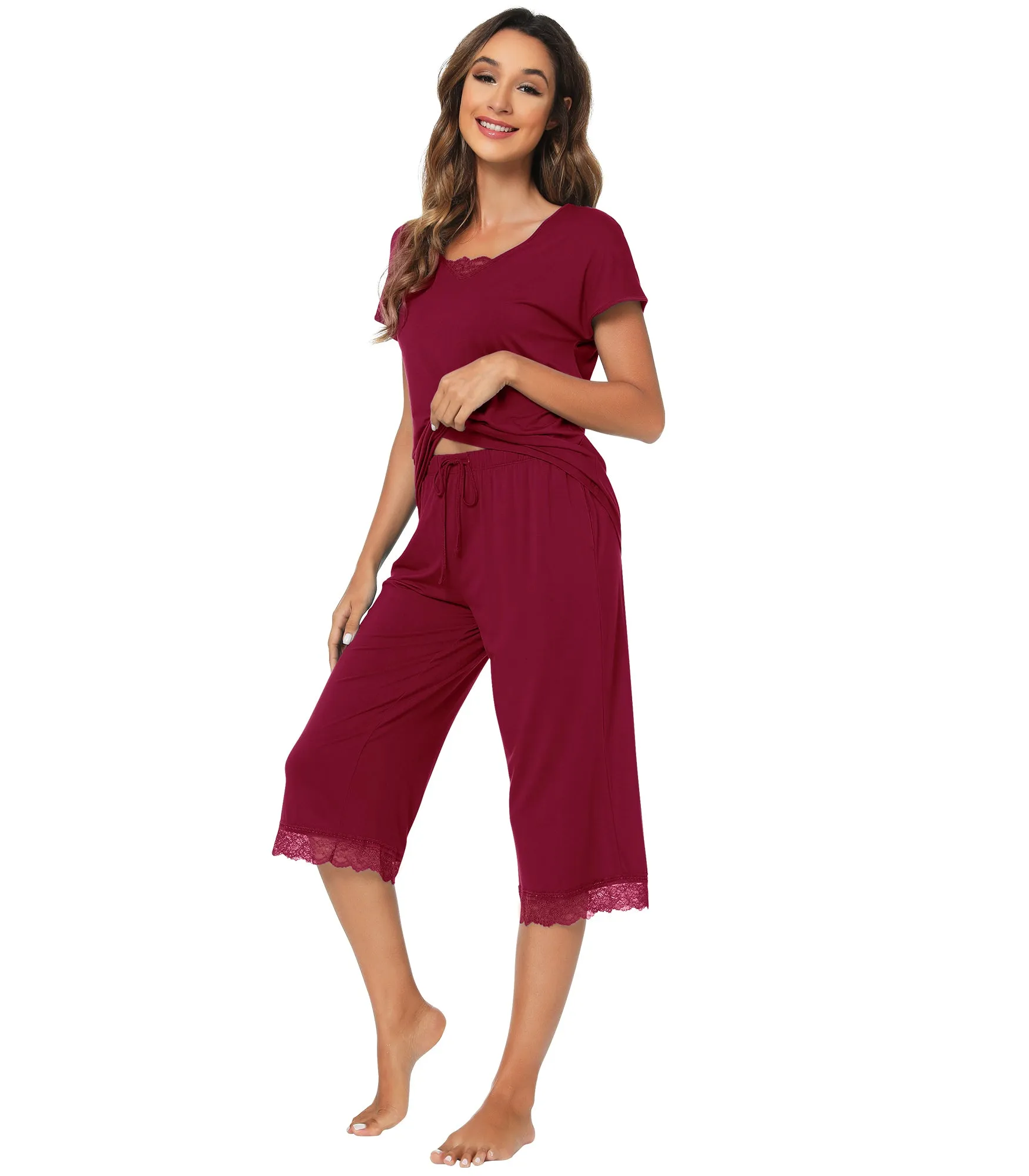 WiWi Bamboo Pajamas Set Short Sleeve Tops with Capri Pants Pjs
