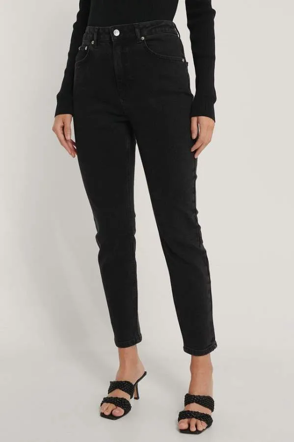 Women Lola Slim Fit Mid-Rise Clean Look Stretchable Jeans